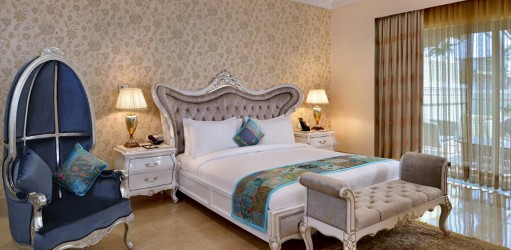 Family restaurants near jaipur palace